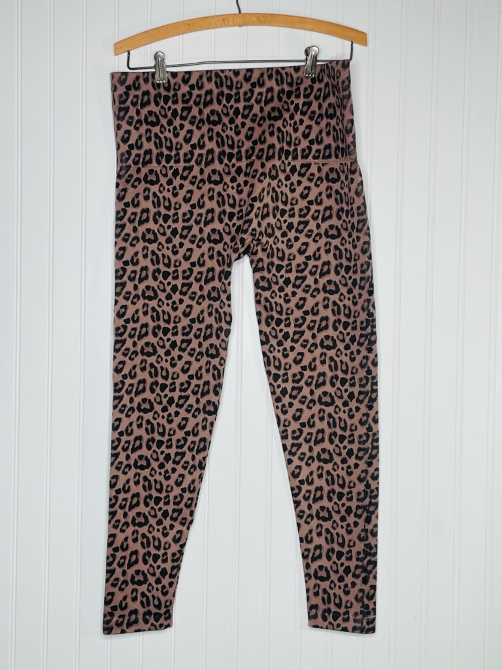 BREEZIES Leopard Seamless Tummy Smoothing Leggings A388306 - Picture 2 of 7